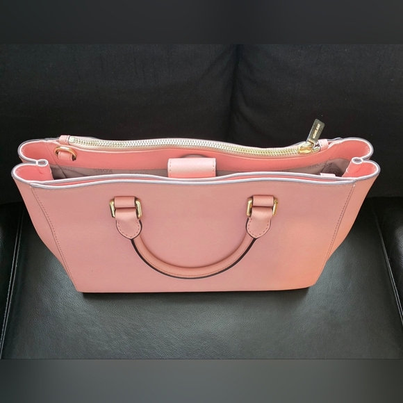 Michael Kors Crossbody Handbag In Blush Pink - Picture 2 of 7